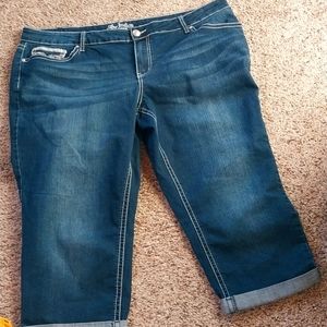 Love Indigo premium denim Capri 22w.